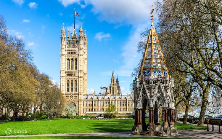 Tip: Book Abbey tickets online and photograph the area at golden hour.